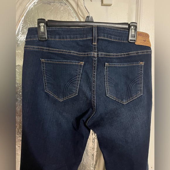 Size 9 R Dark Wash Boot Cut Jeans from Hollister! Like NEW!! - Picture 7 of 7